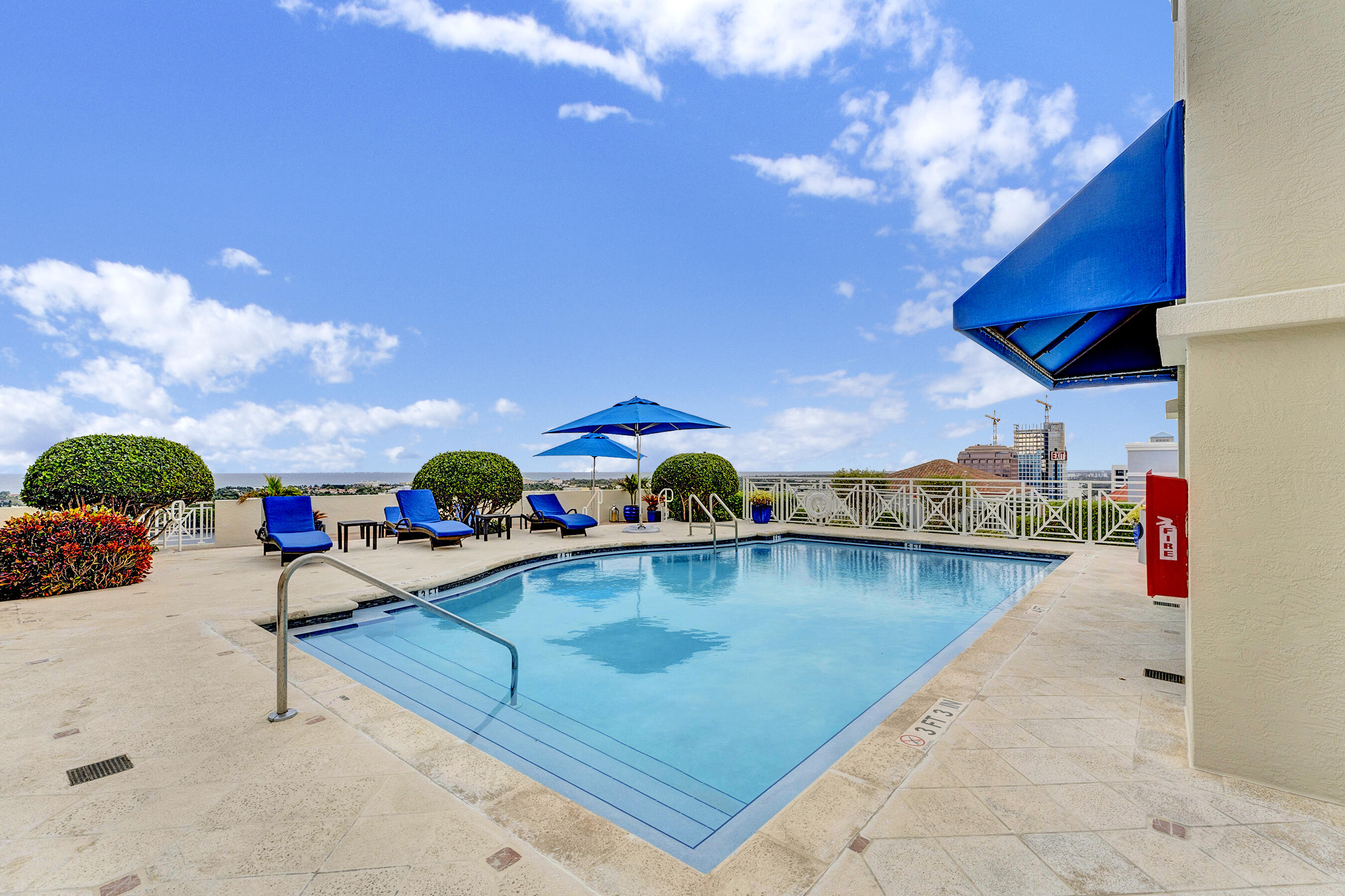 ESPLANADE GRANDE CONDO - Residential