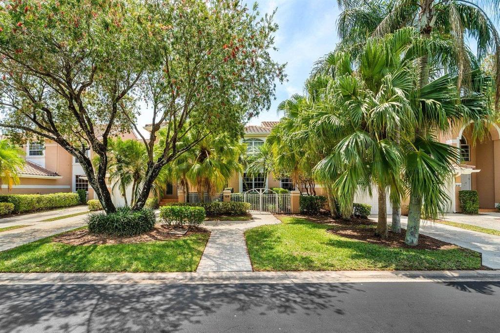 Photo of 135 Legendary Circle, Palm Beach Gardens, FL 33418 (MLS # R10708775)