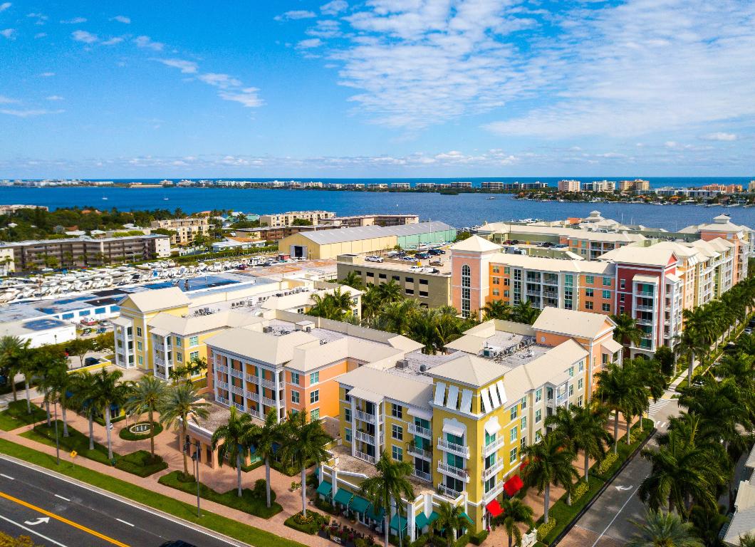 MOORINGS AT LANTANA CONDO 2 - Residential