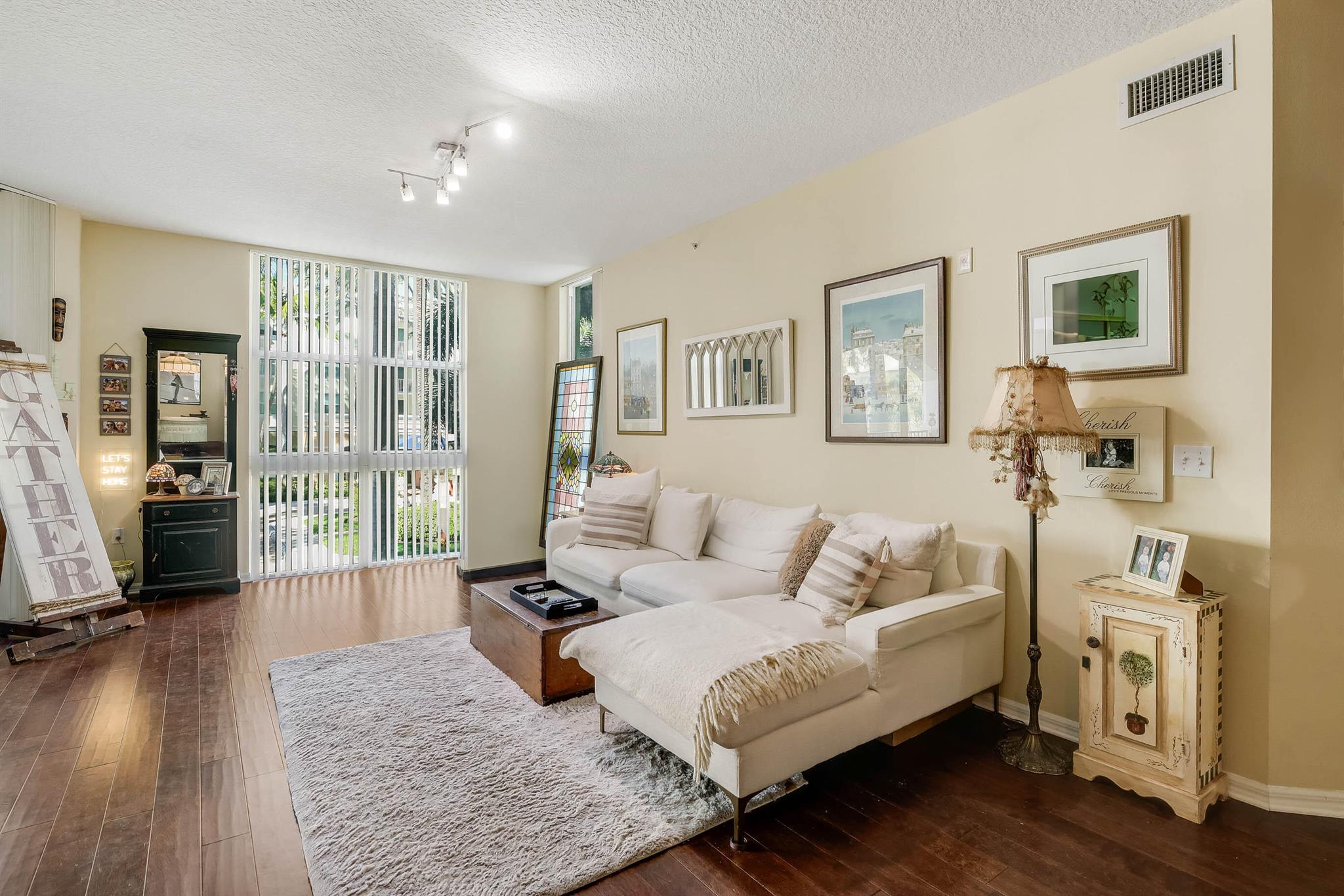 MOORINGS AT LANTANA CONDO - Residential