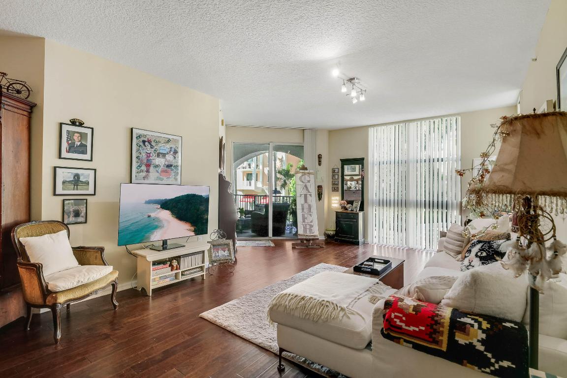 MOORINGS AT LANTANA CONDO 2 - Residential