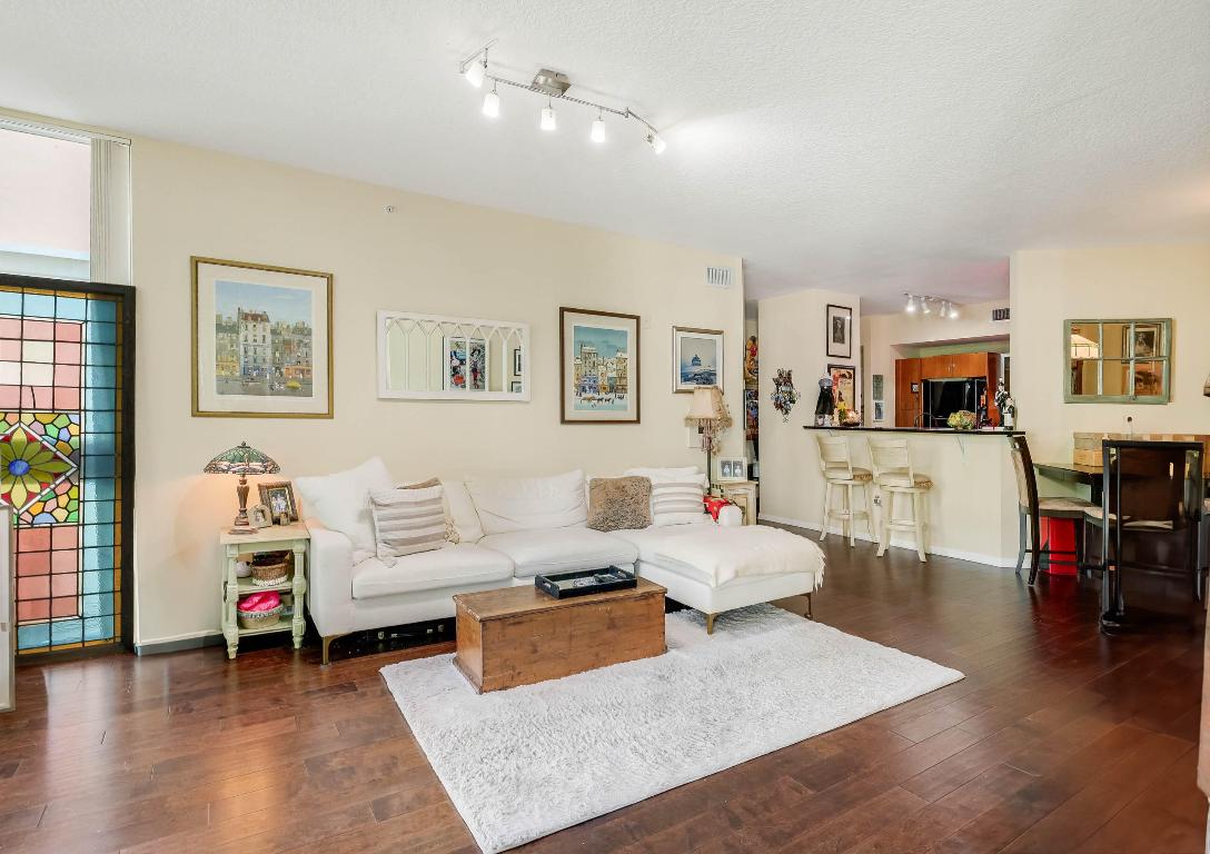 MOORINGS AT LANTANA CONDO 2 - Residential