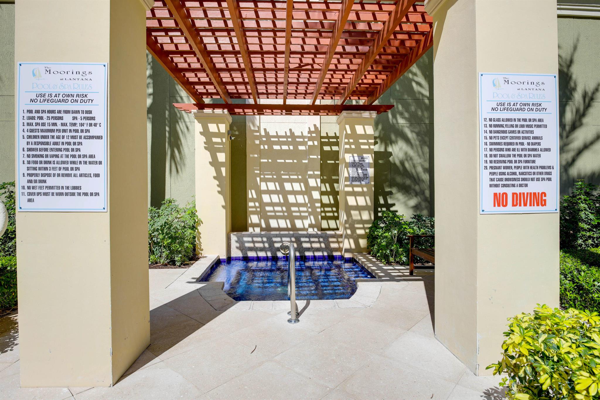 MOORINGS AT LANTANA CONDO - Residential