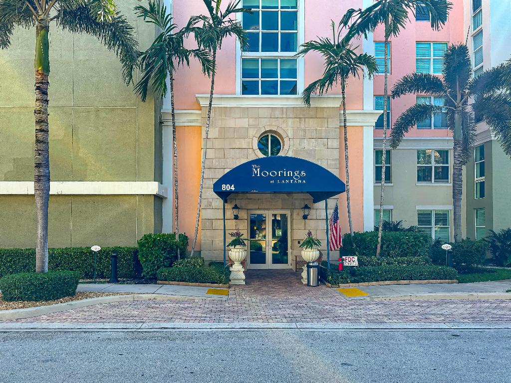 MOORINGS AT LANTANA CONDO 2 - Residential