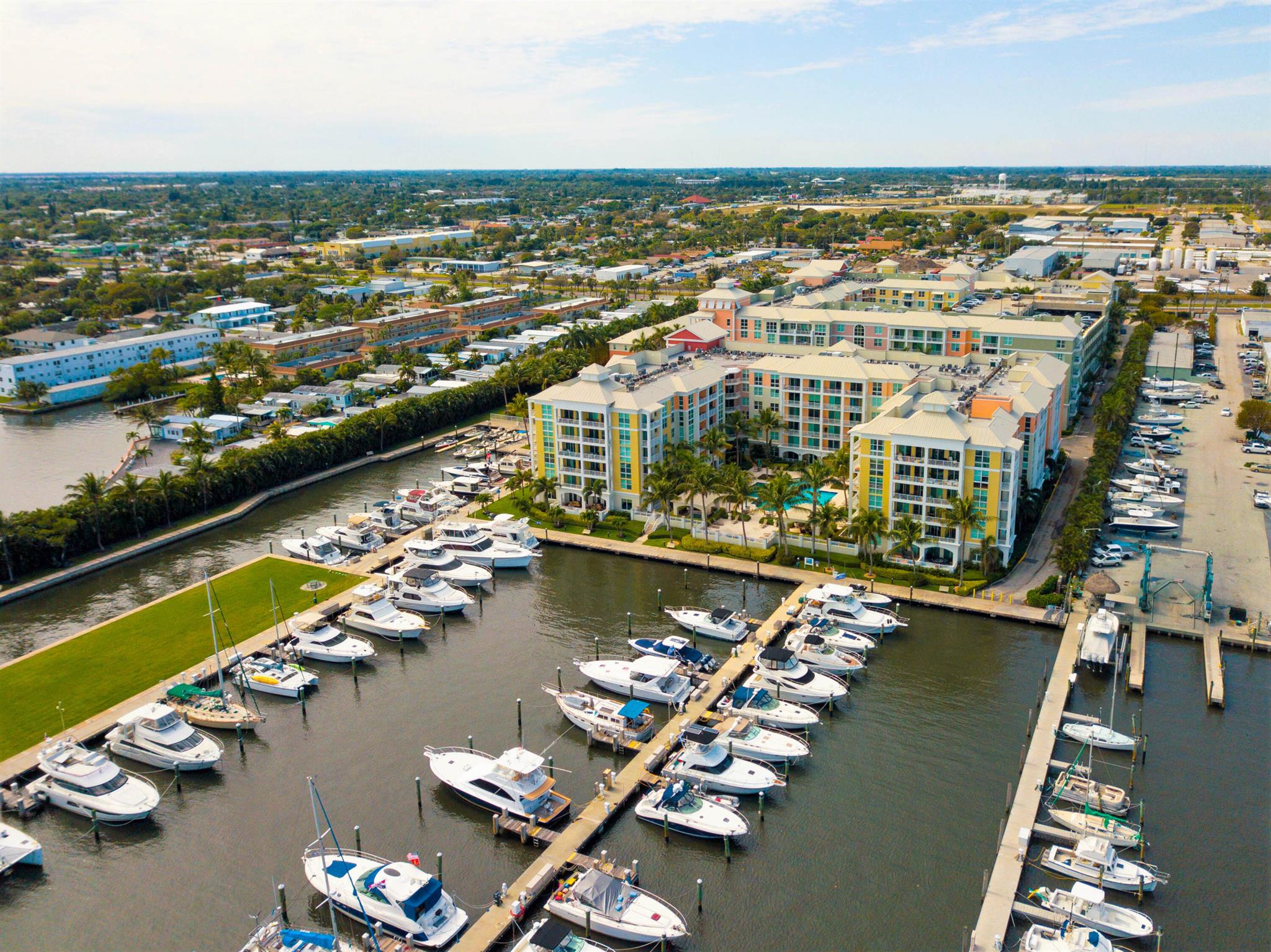MOORINGS AT LANTANA CONDO - Residential