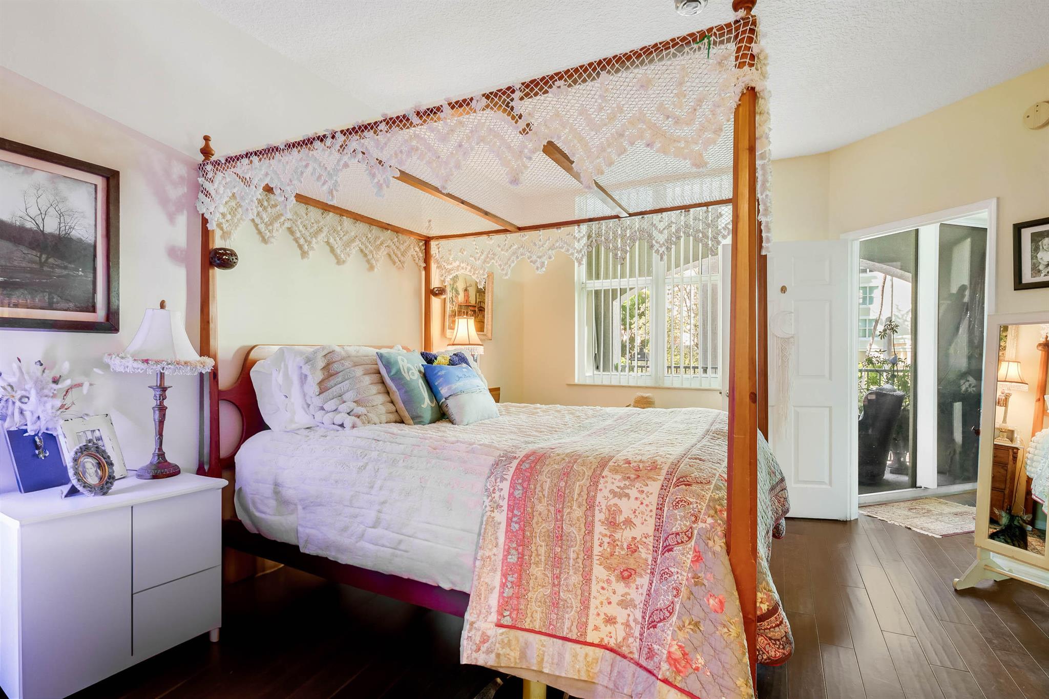 MOORINGS AT LANTANA CONDO - Residential