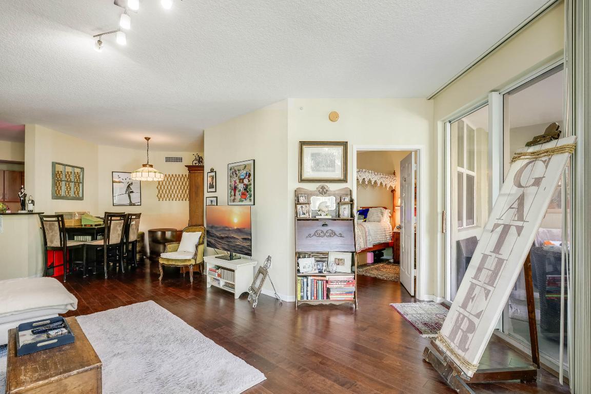 MOORINGS AT LANTANA CONDO 2 - Residential