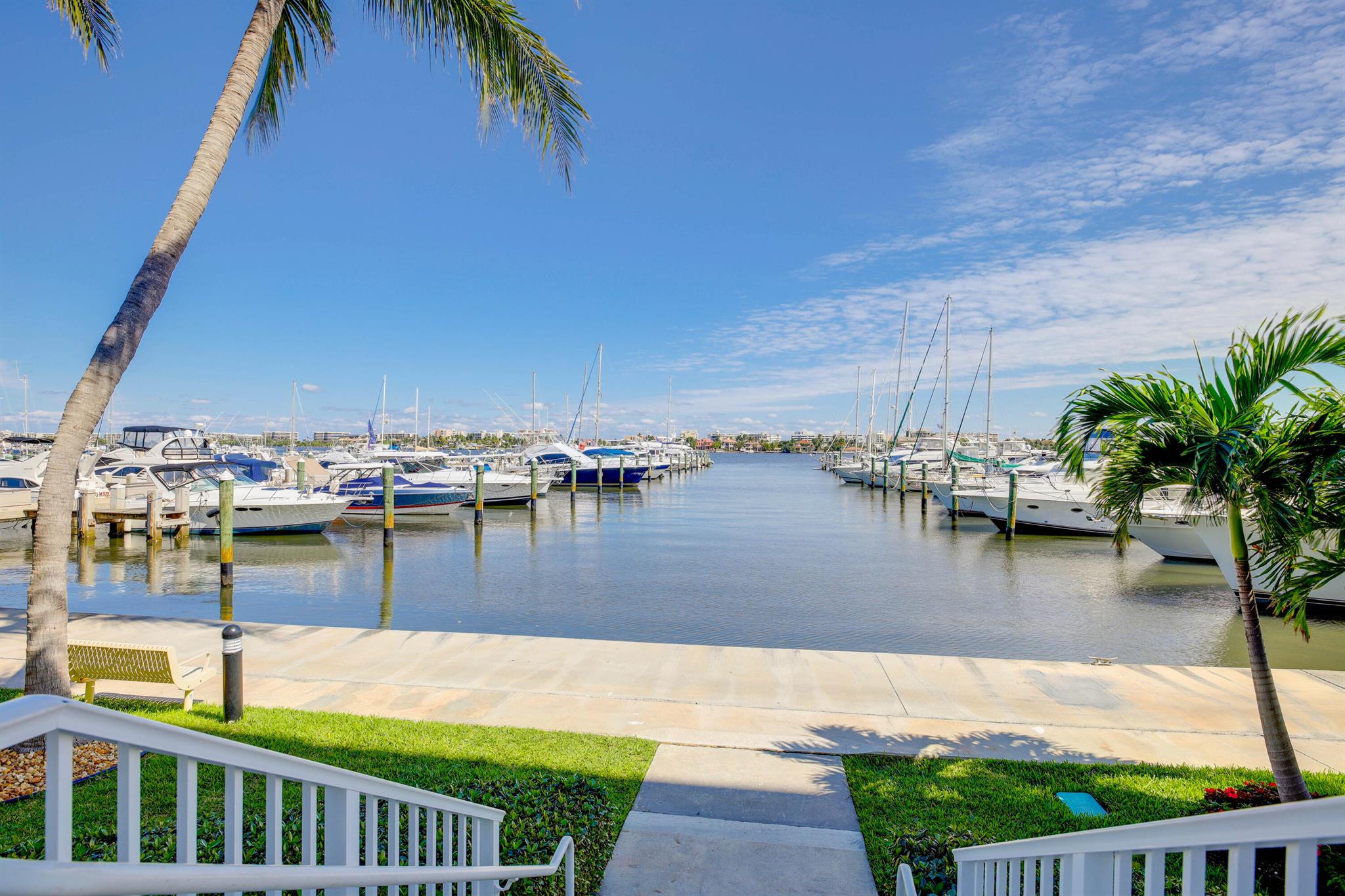 MOORINGS AT LANTANA CONDO - Residential