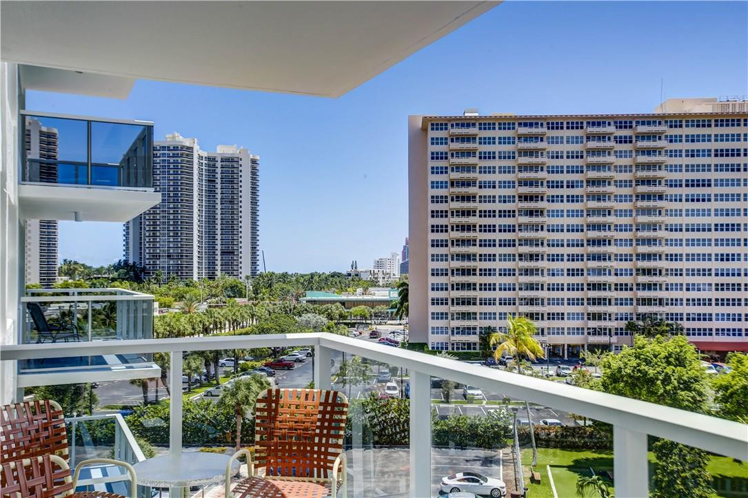Coral Ridge Towers East - Residential
