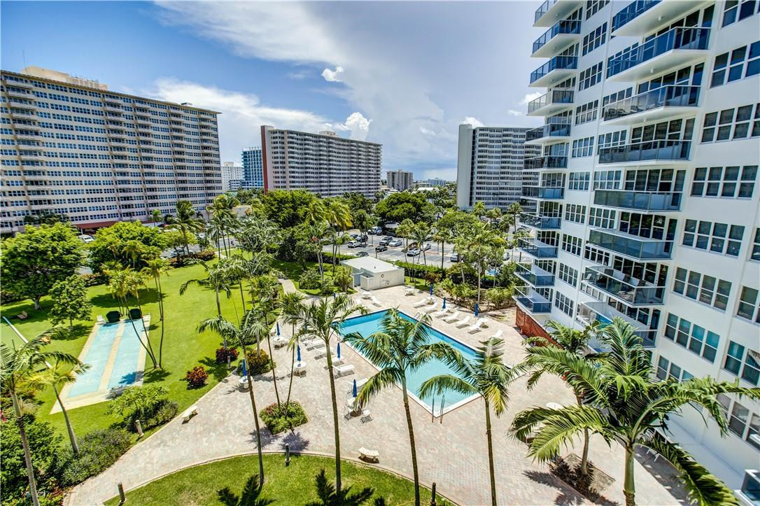 Coral Ridge Towers East - Residential