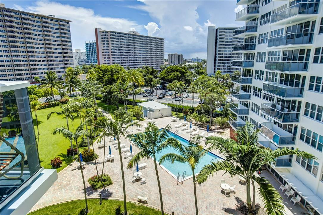 Coral Ridge Towers East - Residential