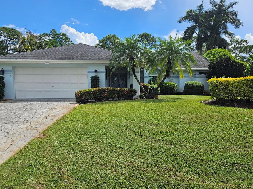 SPACIOUS HOME IN SOUGHT AFTER SOUTHBEND IN PT. ST. LUCIE. DOUBLE FRONT DOORS, VOLUME CEILINGS, REAL WOOD FLOORS, SPLIT PLAN, FIREPLACE, LARGE MASTER WITH EXTRA ROOM FOR SITTING AREA, SEWING OR ARTS AND CRAFTS W/ LARGE WALKIN CLOSET AND LARGE BATHROOM. GREAT PORCH, GREAT HOME LAYOUT! C24 CANAL WITH BOAT LAUNCH, JESSICA CLINTON PARK, CLOSE TO TURNPIKE, PUBLIX