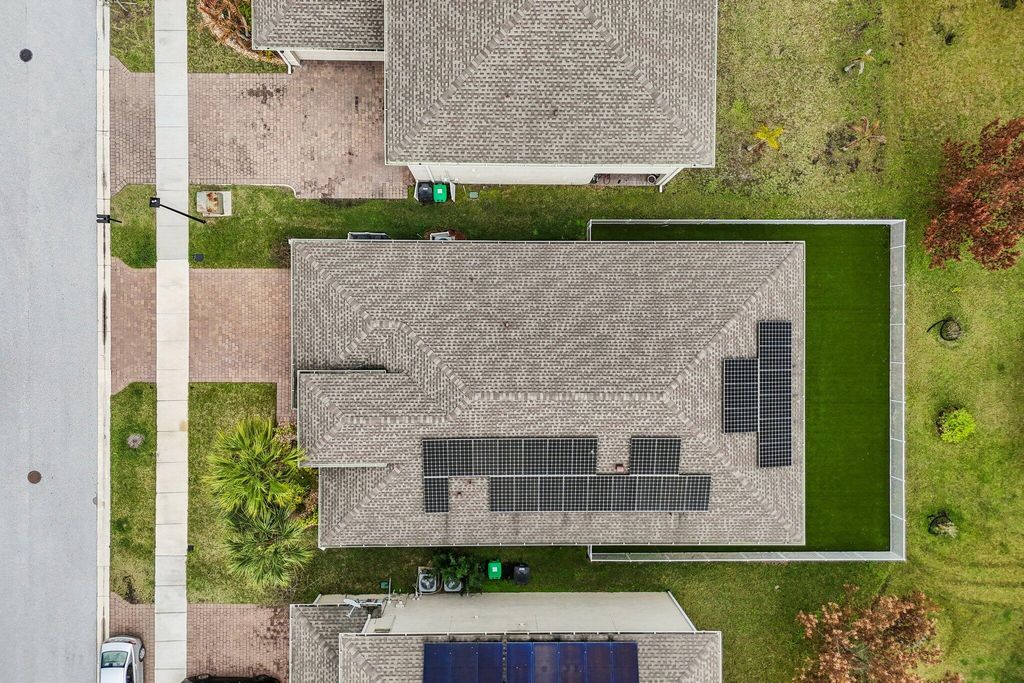 Photo of 1600 NW Vivanco Street, Port Saint Lucie, FL 34986 (MLS # B26001486)