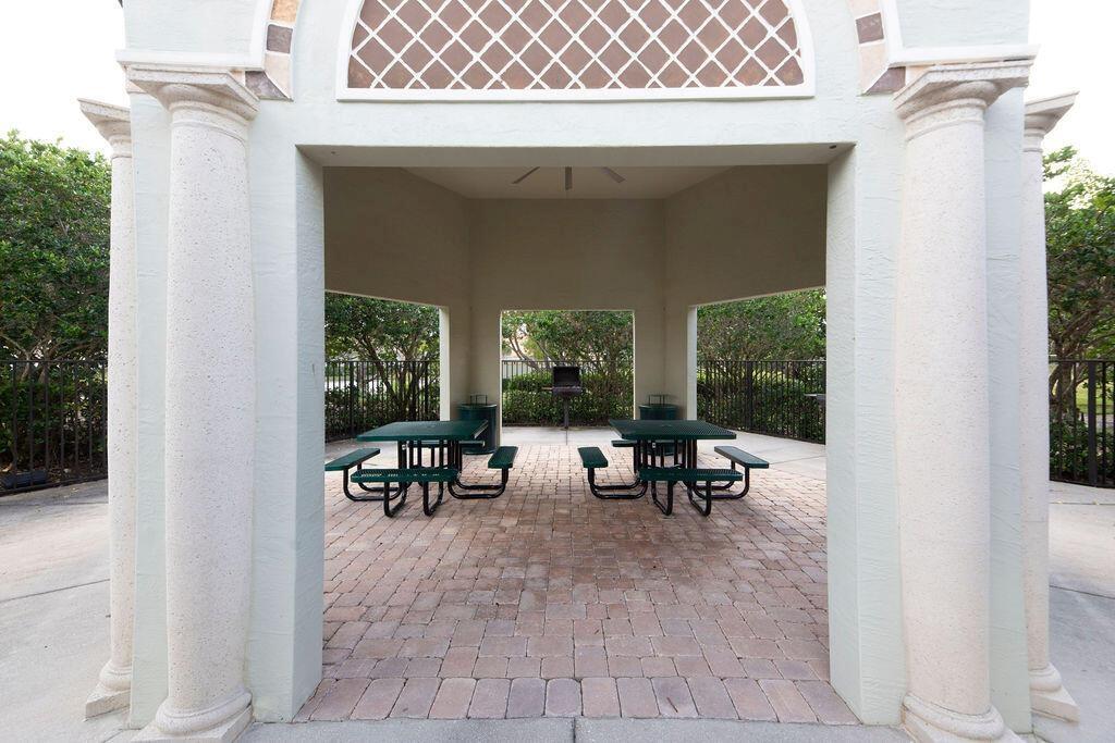 Vizcaya Falls - Residential