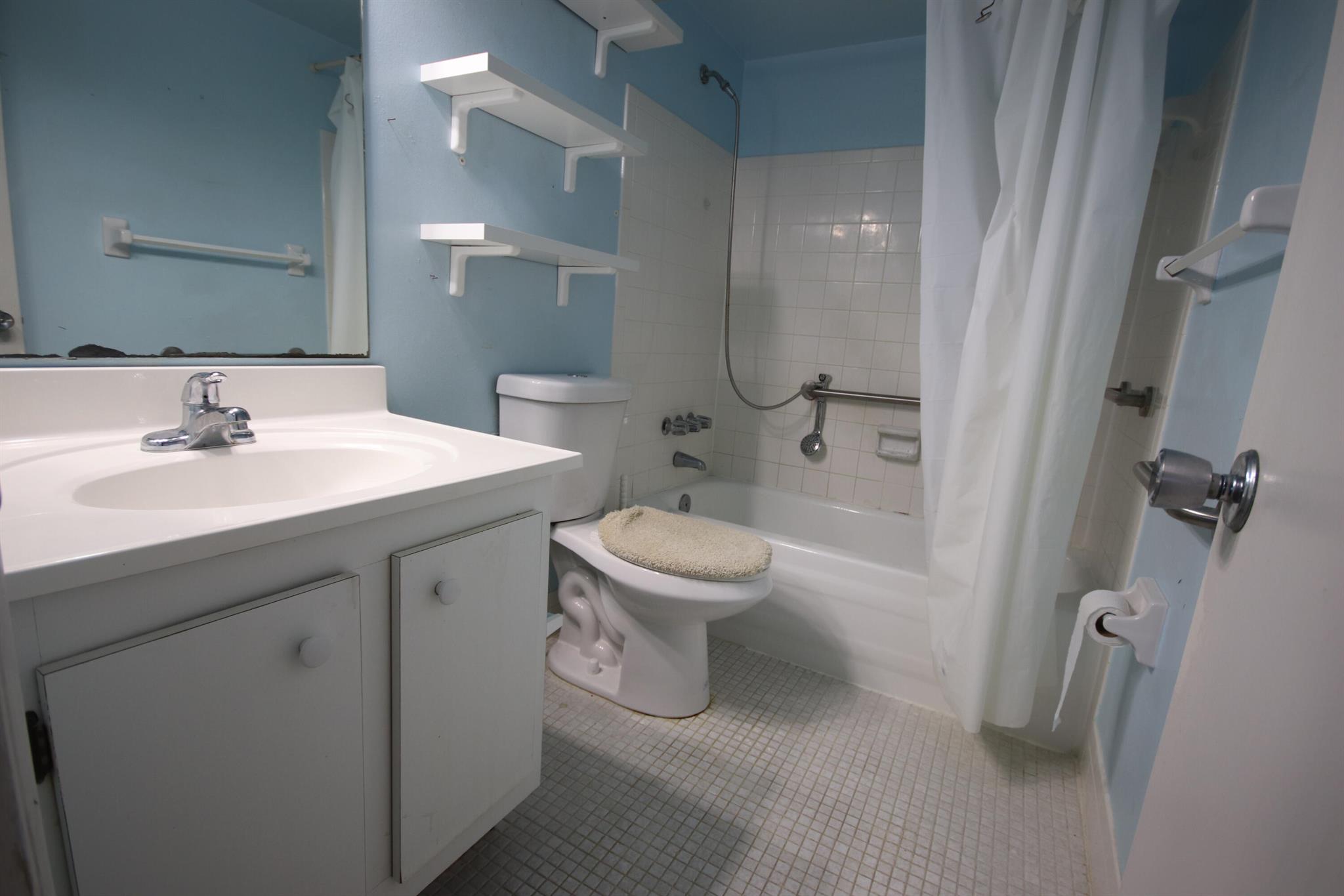 ORIOLE GARDENS TWO 58 CON - Residential