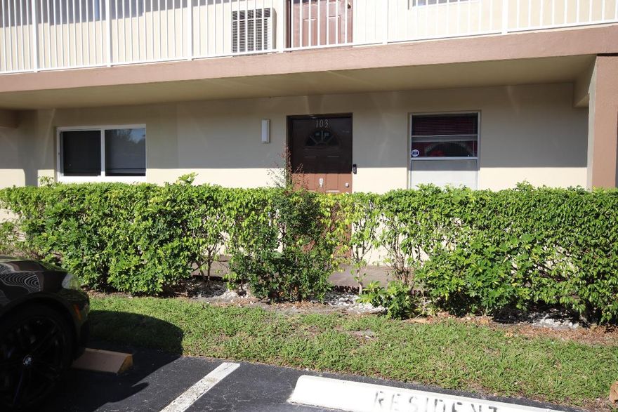 This is a great opportunity for the savvy buyer on a 1st floor 2bed 2bath first floor unit having a blank canvas to make it their own. Great quiet community with plenty of amenities which includes cable, internet, pool, bbq area, clubhouse, billiards, card room, gym and library. Association states 55plus, 700 minimum credit score, $25-30K minimum income with minimum 20% down if financing.