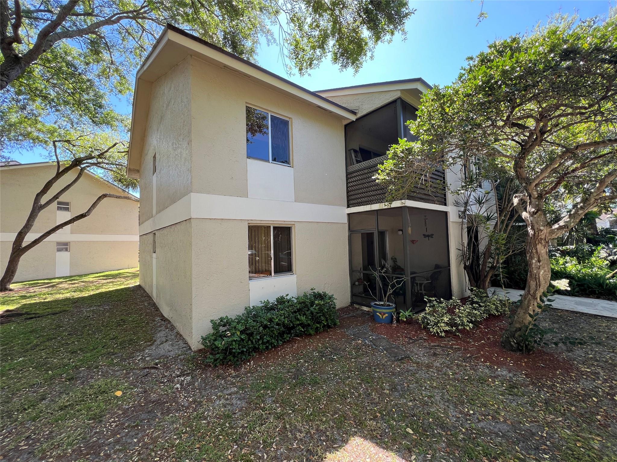 302 Gardens Dr 201