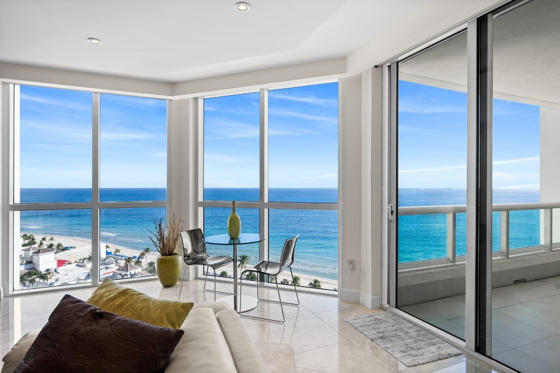 Las Olas Beach Club - Residential Lease