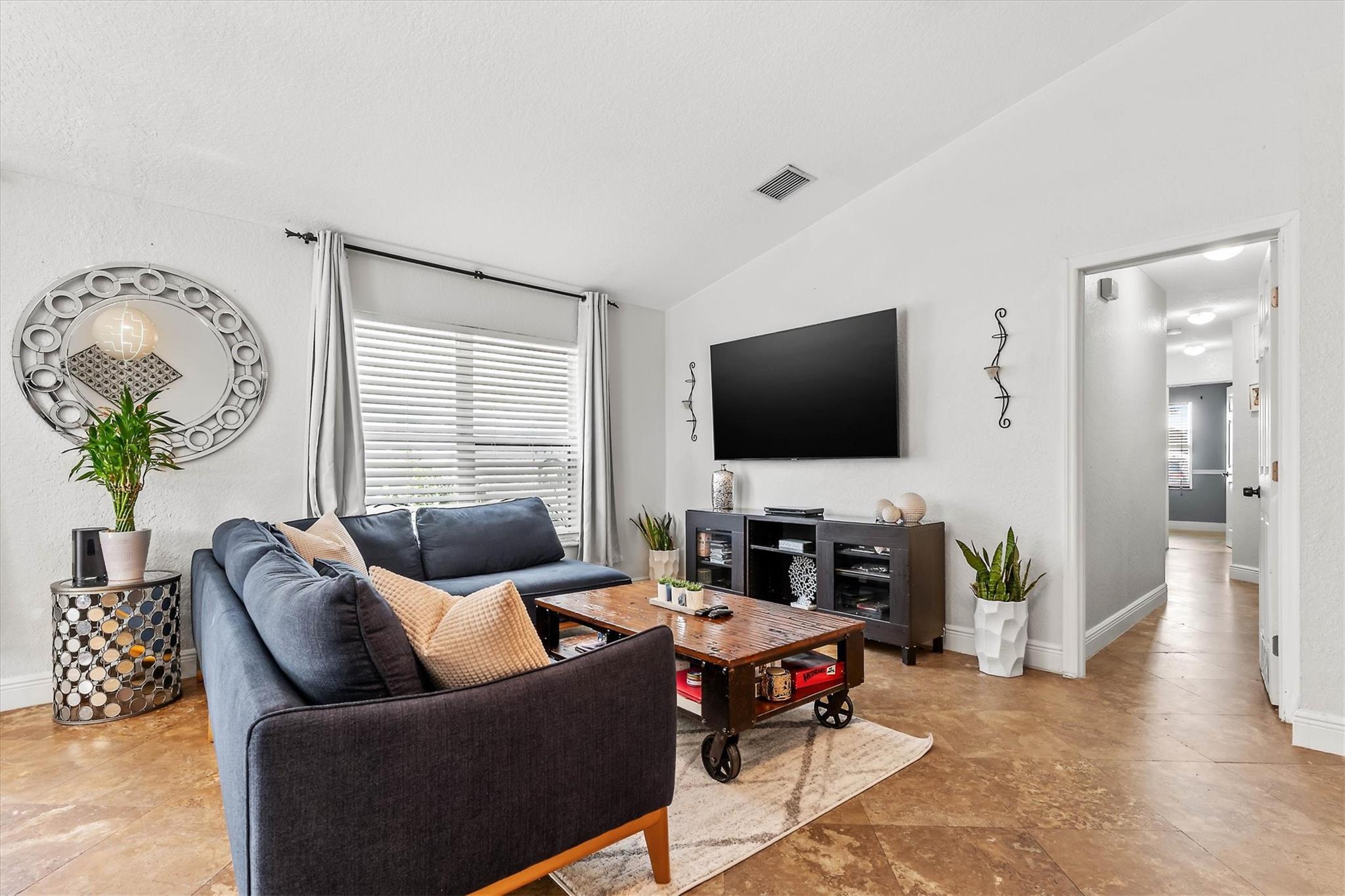 5900 E Grand Duke Cir