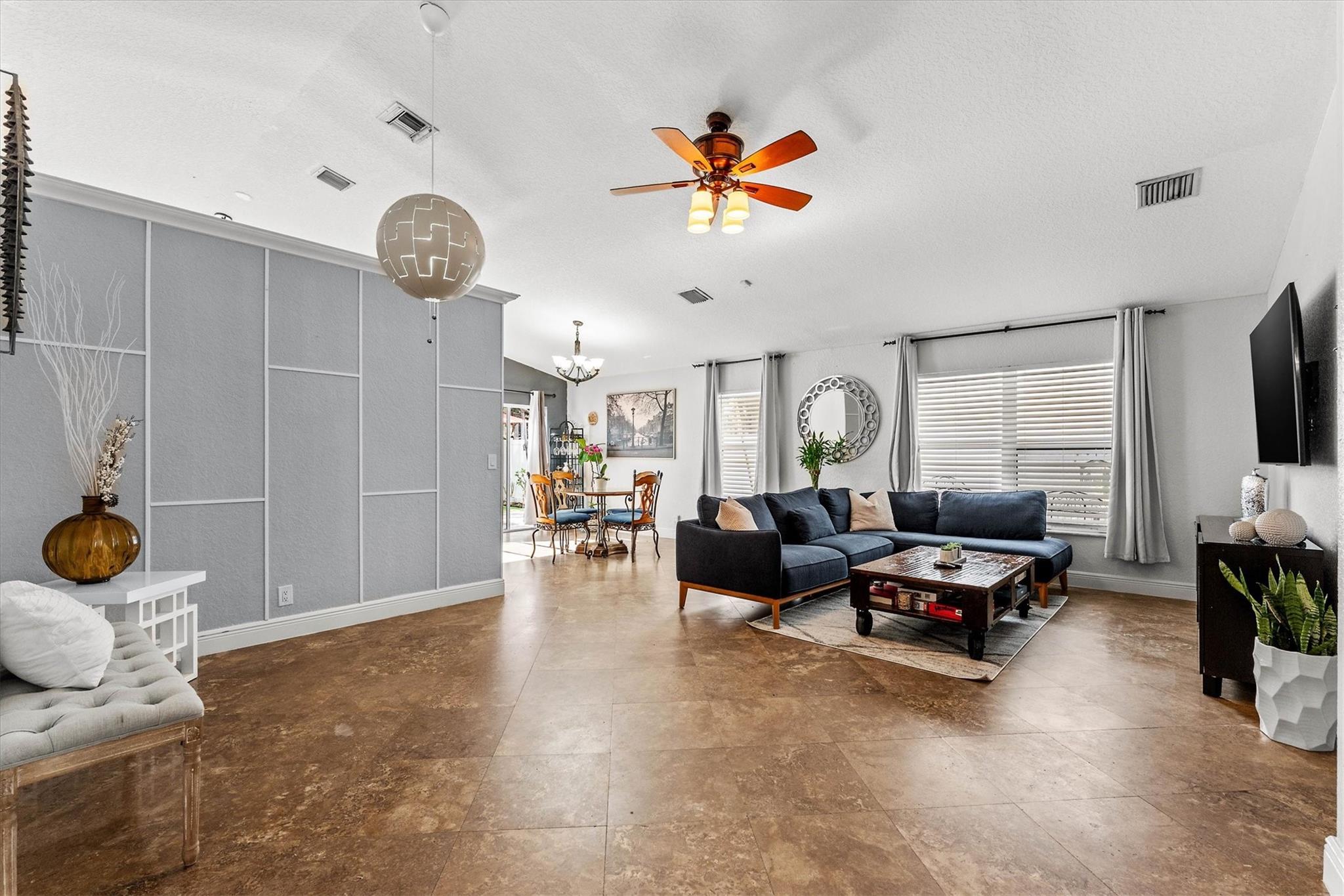 5900 E Grand Duke Cir