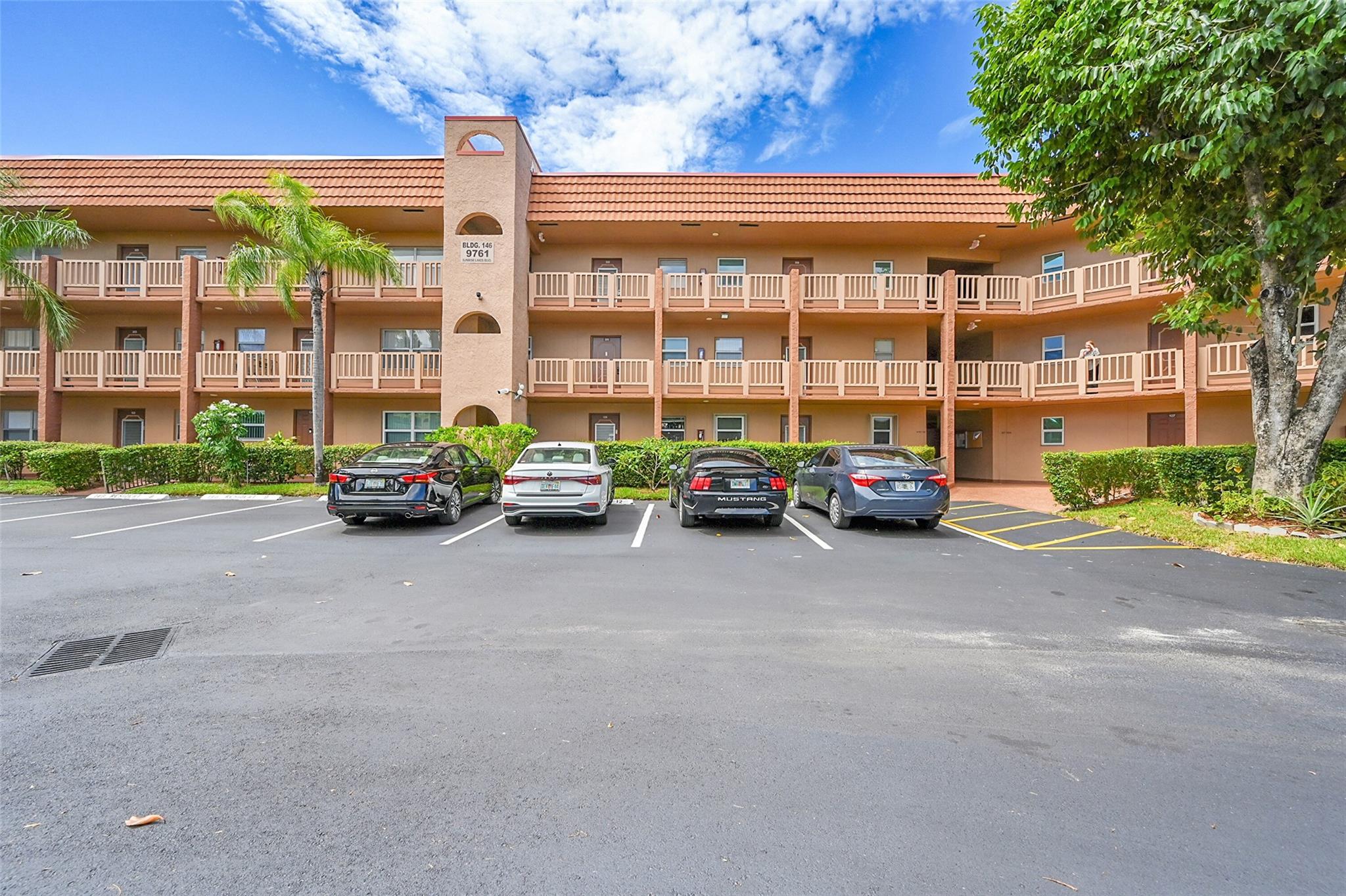 SUNRISE LAKES PHASE III - Residential