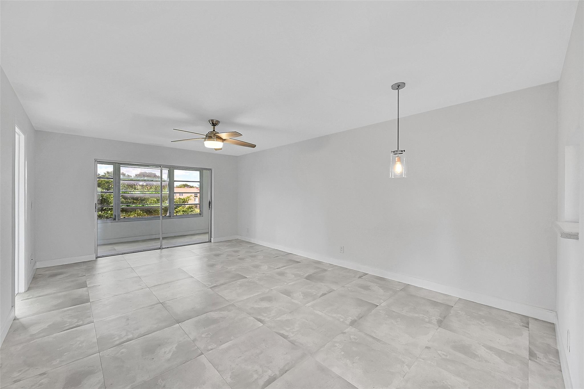 SUNRISE LAKES PHASE III - Residential