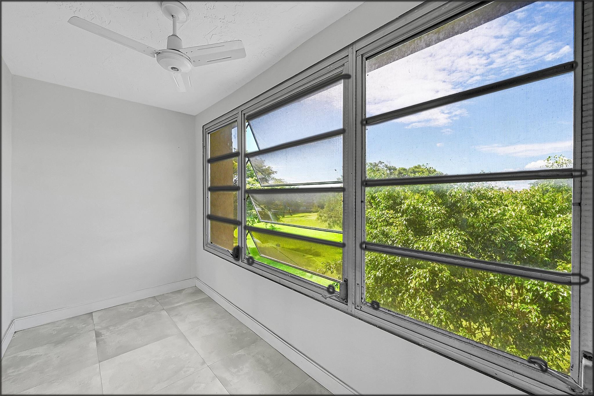 SUNRISE LAKES PHASE III - Residential