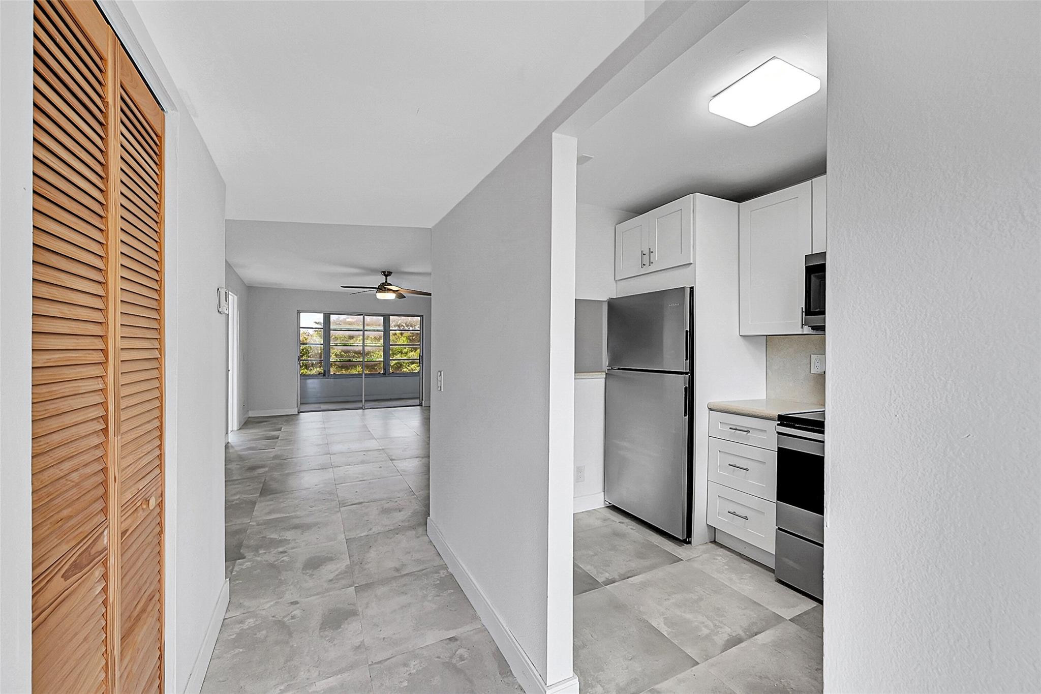 SUNRISE LAKES PHASE III - Residential