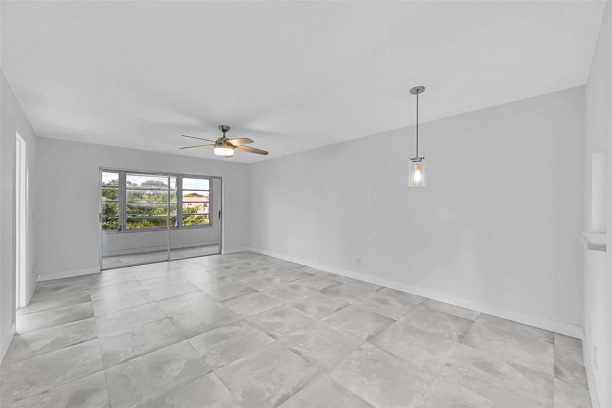 SUNRISE LAKES PHASE III - Residential