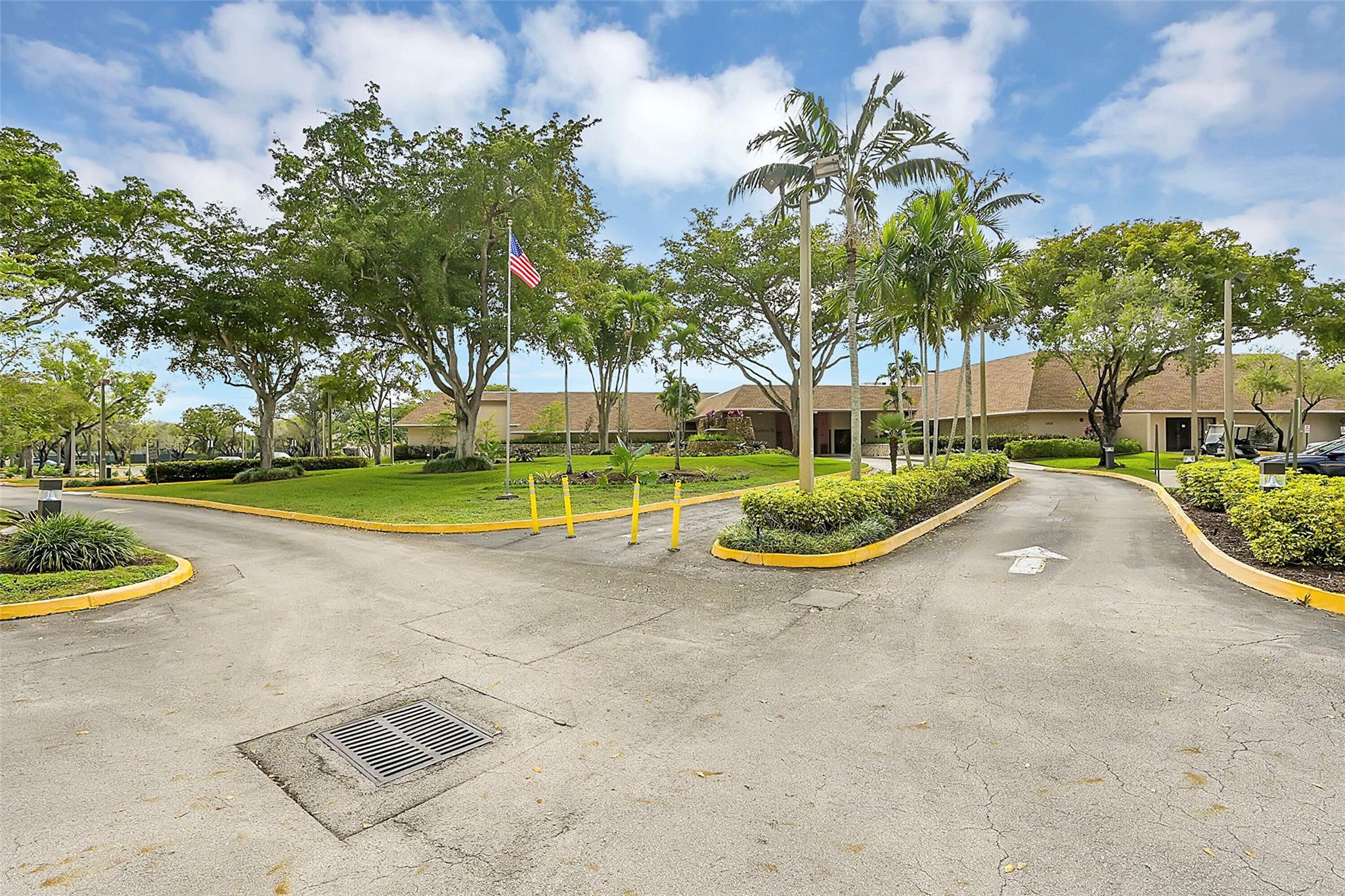 SUNRISE LAKES PHASE III - Residential