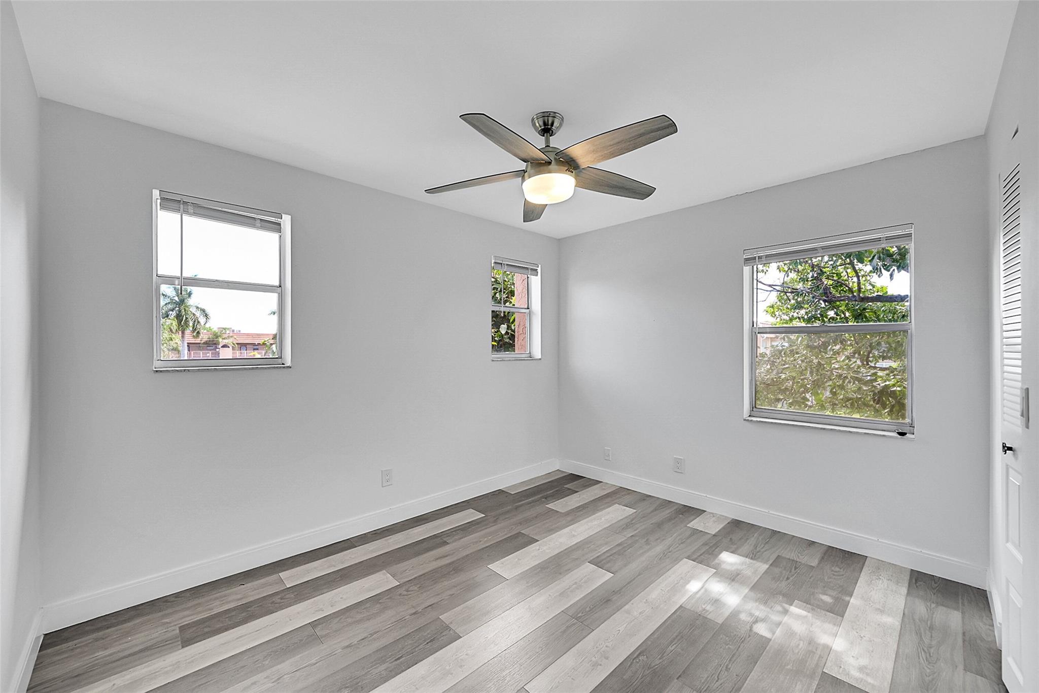 SUNRISE LAKES PHASE III - Residential