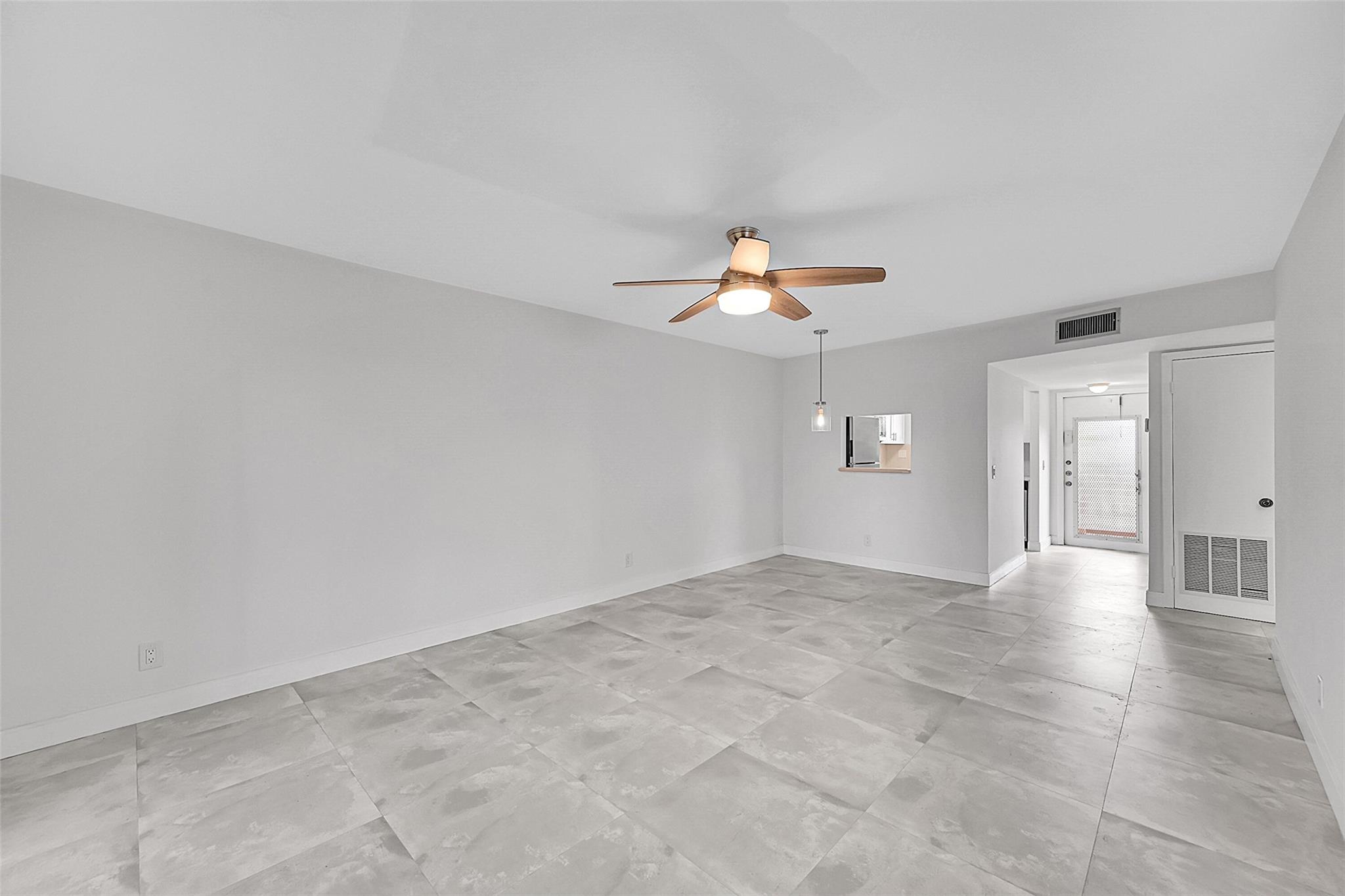 SUNRISE LAKES PHASE III - Residential