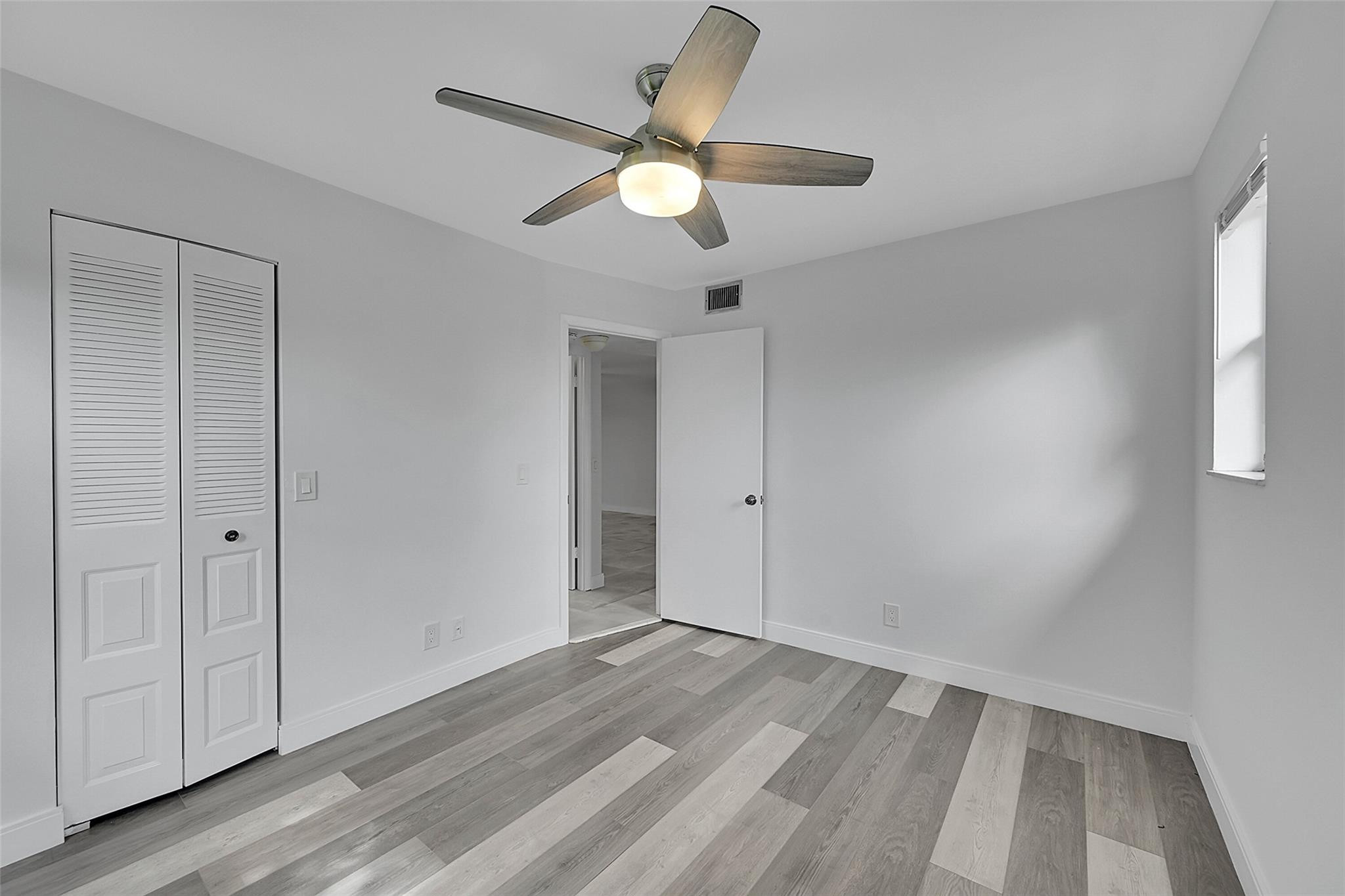 SUNRISE LAKES PHASE III - Residential