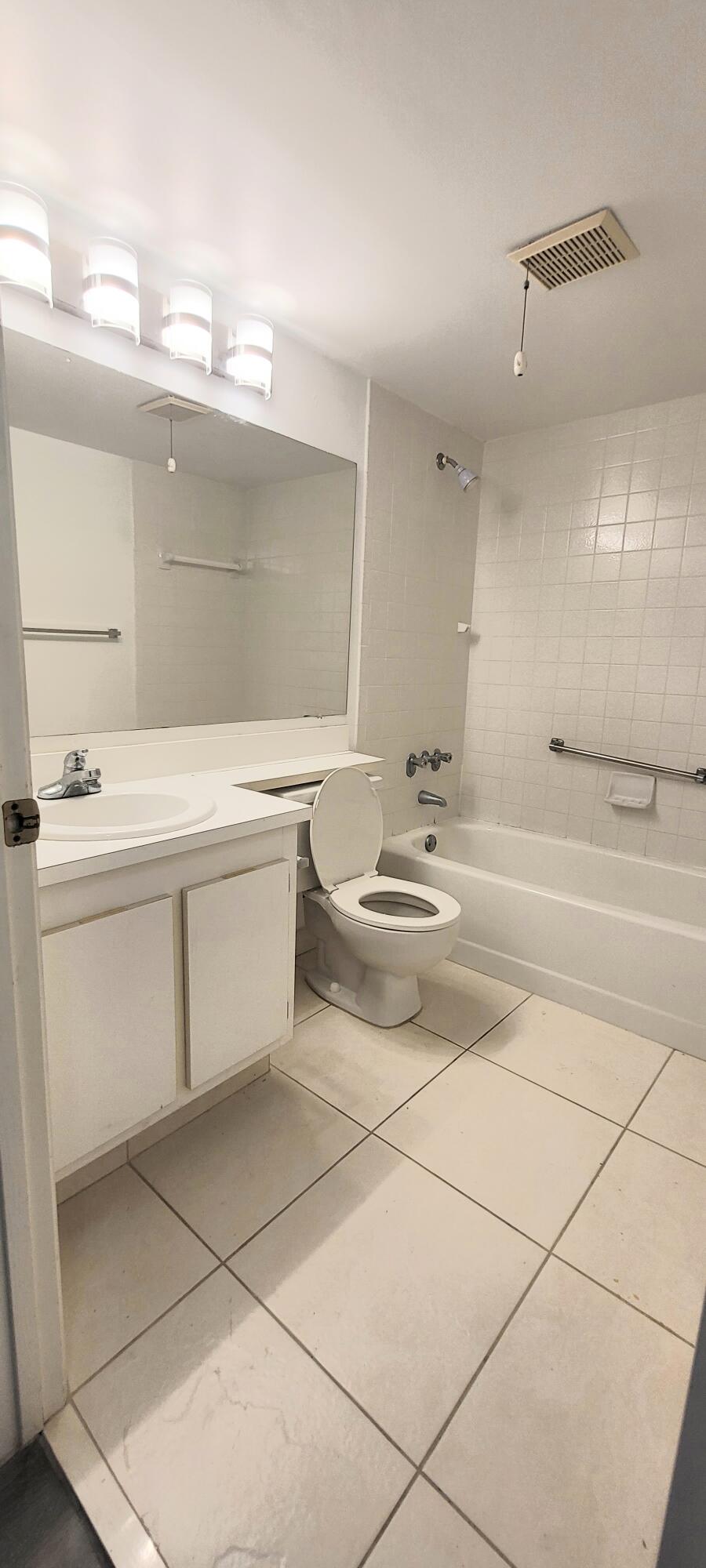 PALM CLUB WEST VILLAGE 1 CONDO - Residential Lease