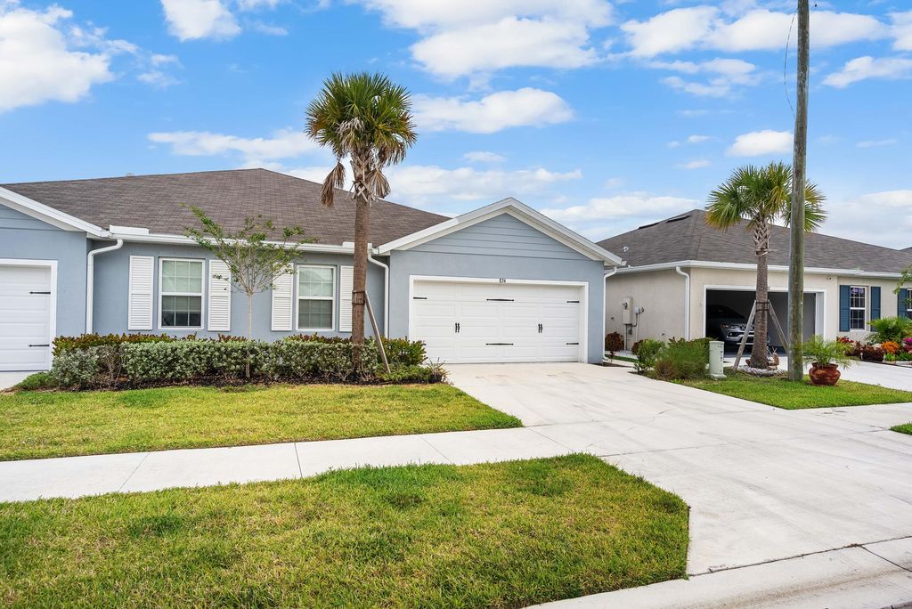 Photo of 834 Persimmon Place, Fort Pierce, FL 34981 (MLS # R11084886)