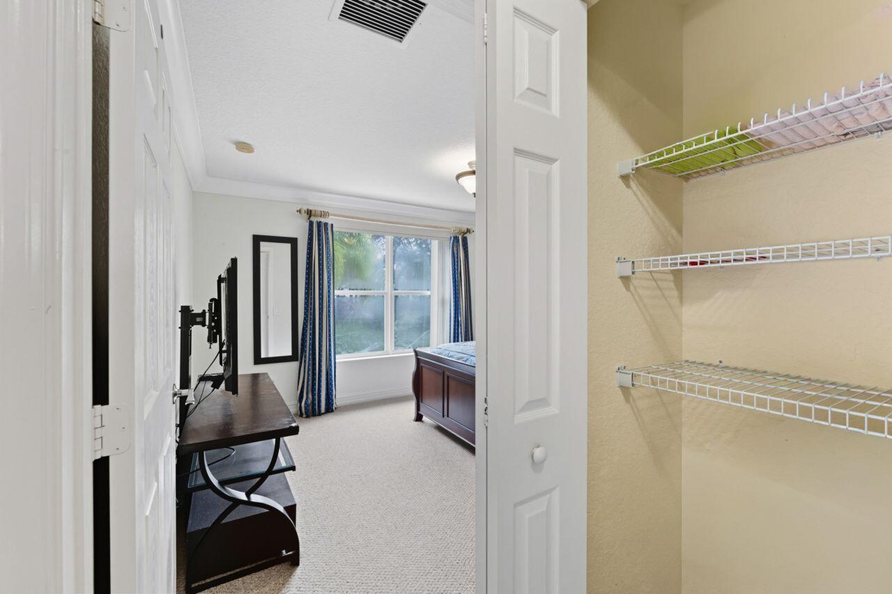 CANYON LAKES 5 - Residential Lease