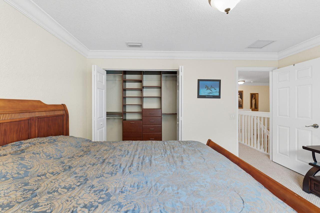 CANYON LAKES 5 - Residential Lease