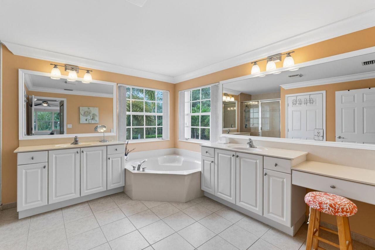 CANYON LAKES 5 - Residential Lease