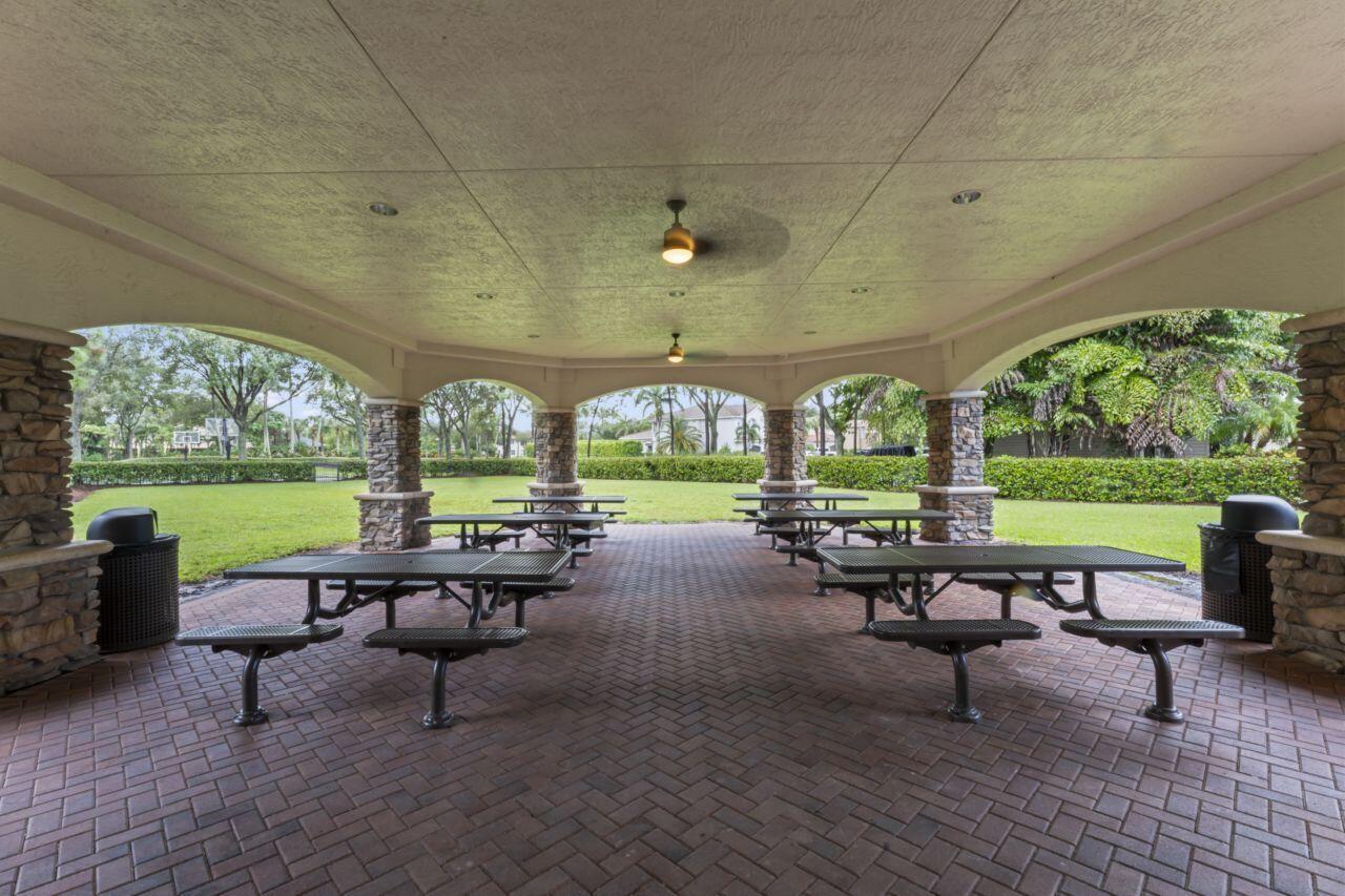 CANYON LAKES 5 - Residential Lease