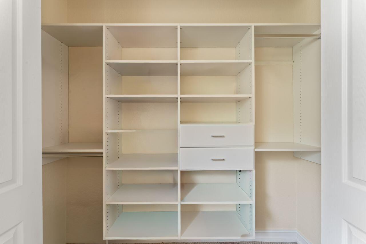 CANYON LAKES 5 - Residential Lease