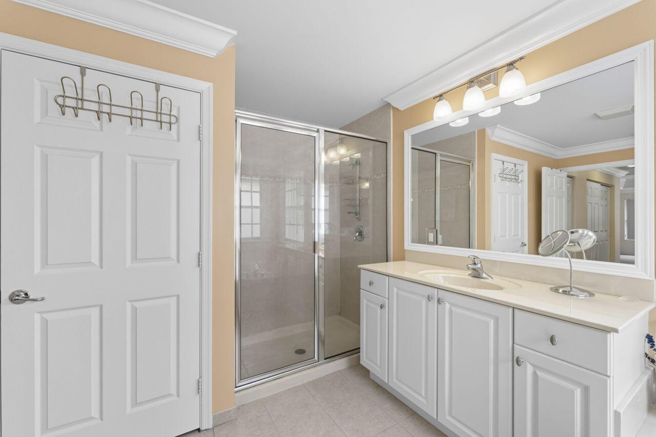 CANYON LAKES 5 - Residential Lease