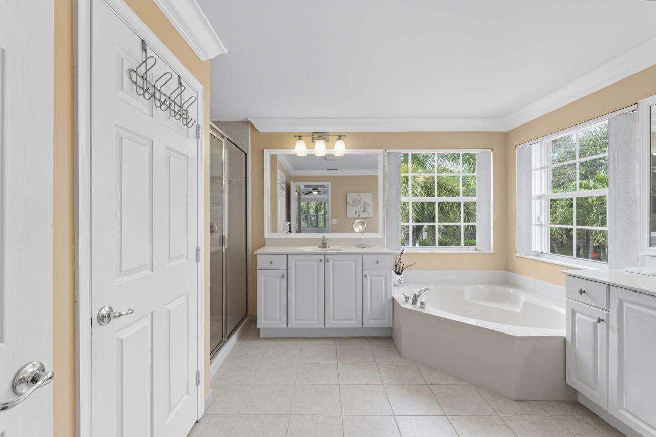 CANYON LAKES 5 - Residential Lease