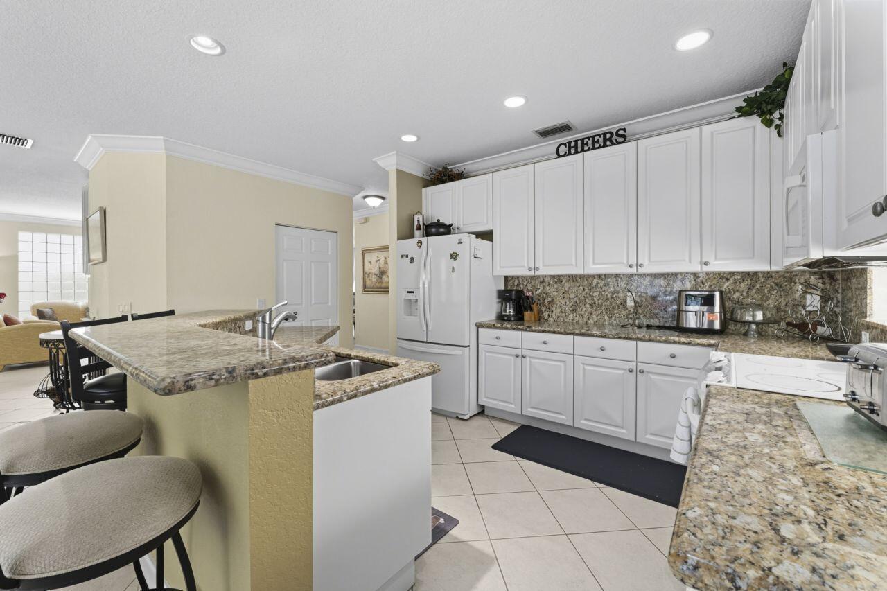 CANYON LAKES 5 - Residential Lease