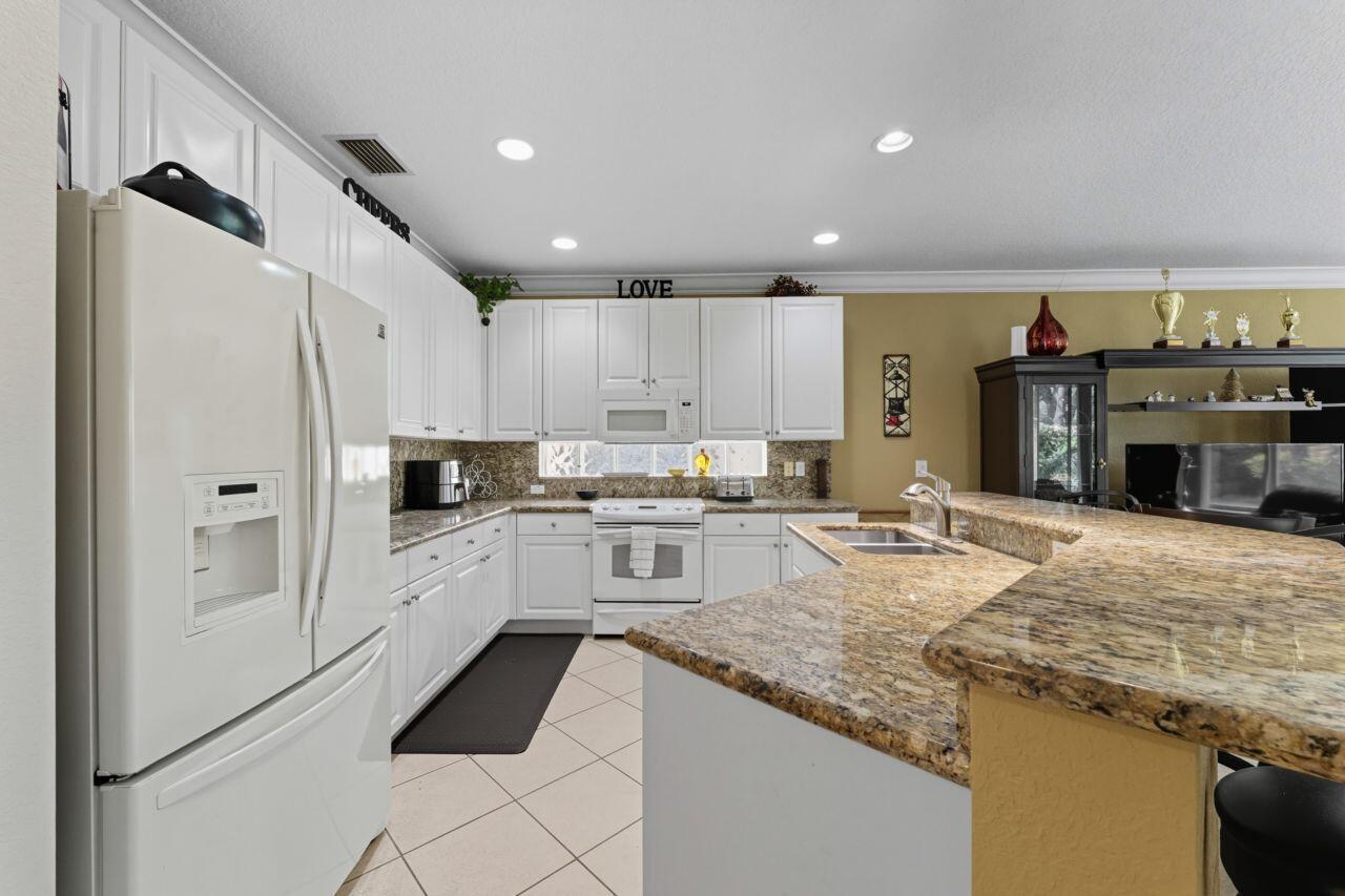 CANYON LAKES 5 - Residential Lease