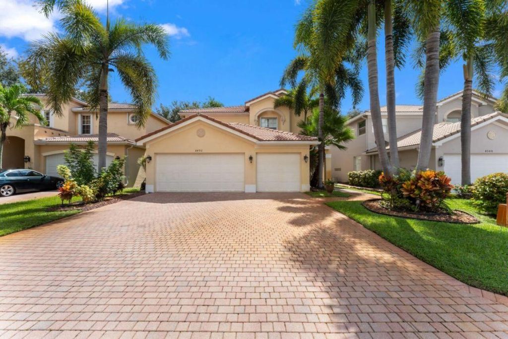 Photo of 8492 Breezy Oak Way, Boynton Beach, FL 33473 (MLS # R11130533)