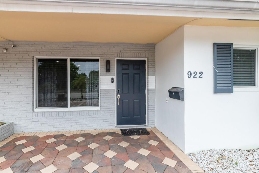 Photo of 922 Orange Isle, Fort Lauderdale, FL 33315 (MLS # F10462583)