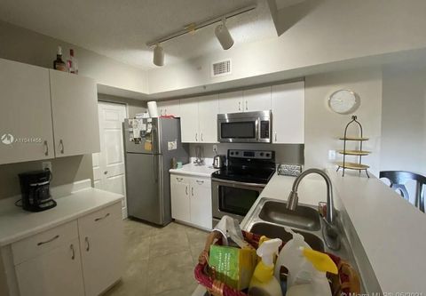 2620 S University Dr 306 Davie FL 33328