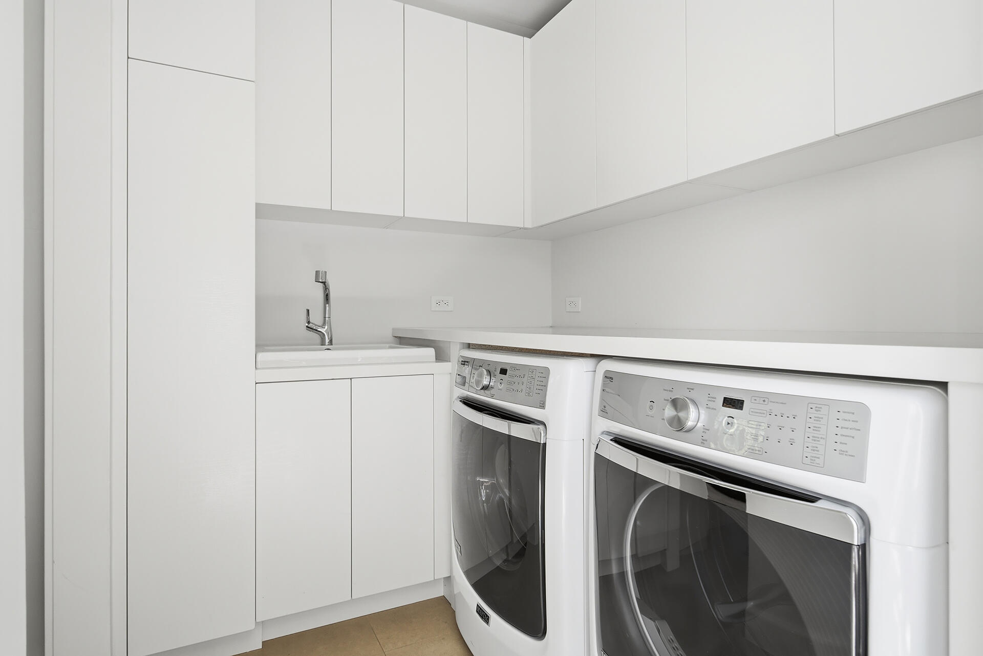 ELLAMAR - Residential