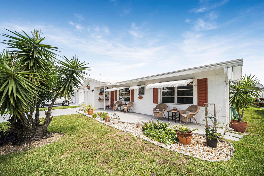 Photo of 2104 SW 24th Street, Boynton Beach, FL 33426 (MLS # R11117921)