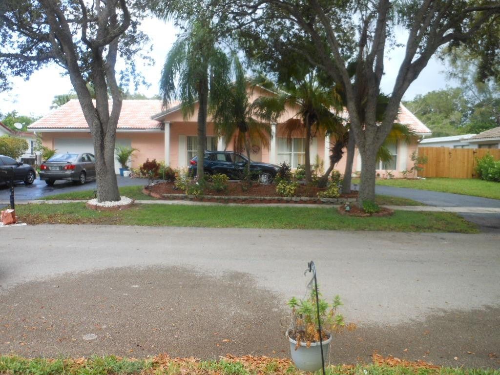 Photo of 1940 SW 51ST Terrace, Plantation, FL 33317 (MLS # B26092857)